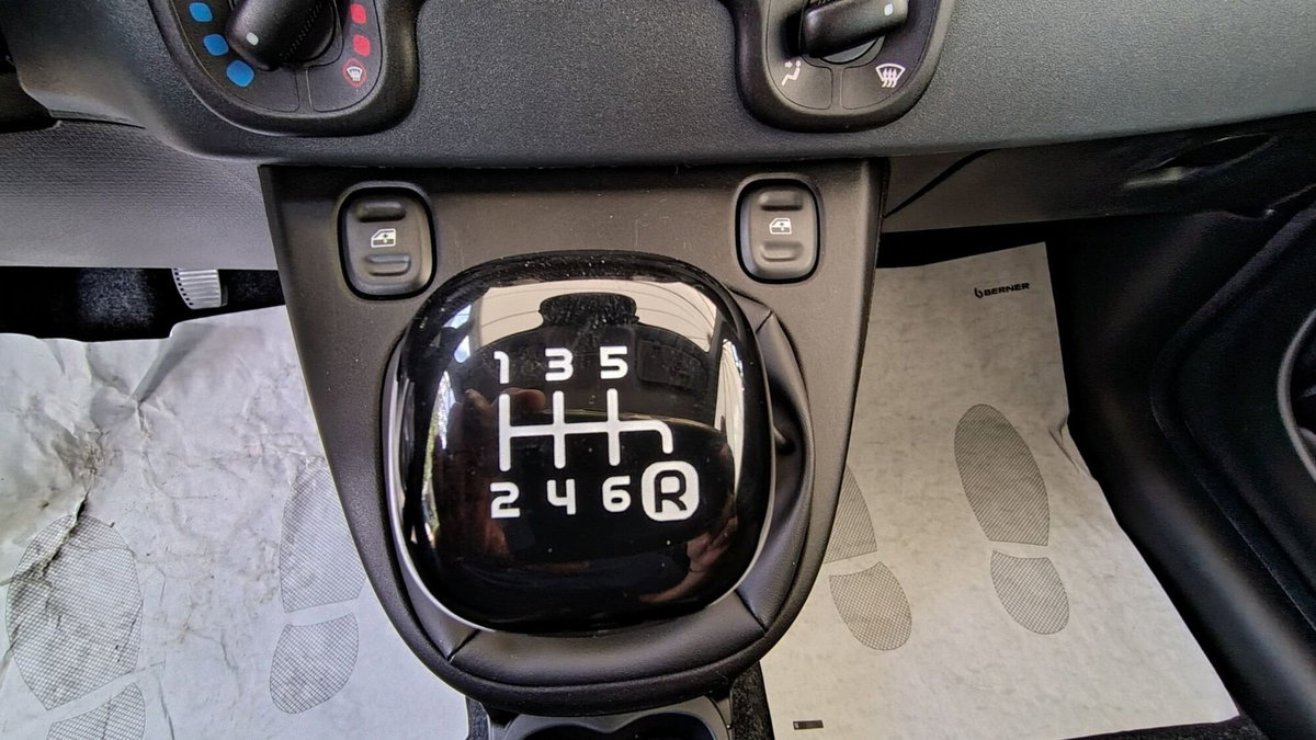 Fiat Panda 1.0 FireFly S&S Hybrid City Cross (11)