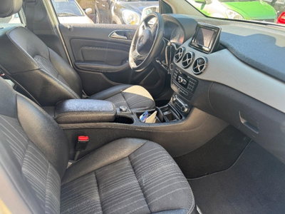 Mercedes-Benz Classe B 200 NGD Premium (3)