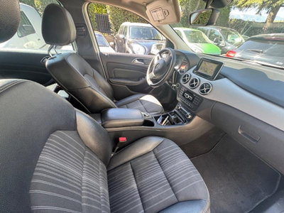 Mercedes-Benz Classe B 200 NGD Premium (5)