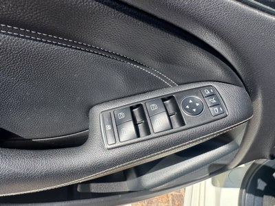 Mercedes-Benz Classe B 200 NGD Premium (8)
