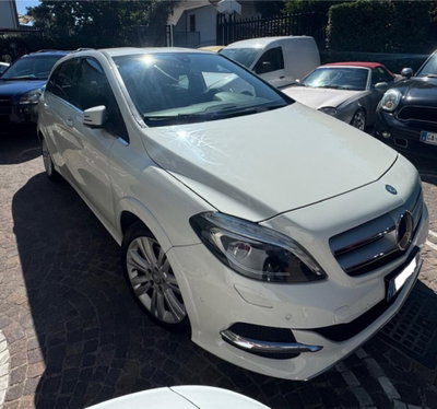 Mercedes-Benz Classe B 200 NGD Premium (9)