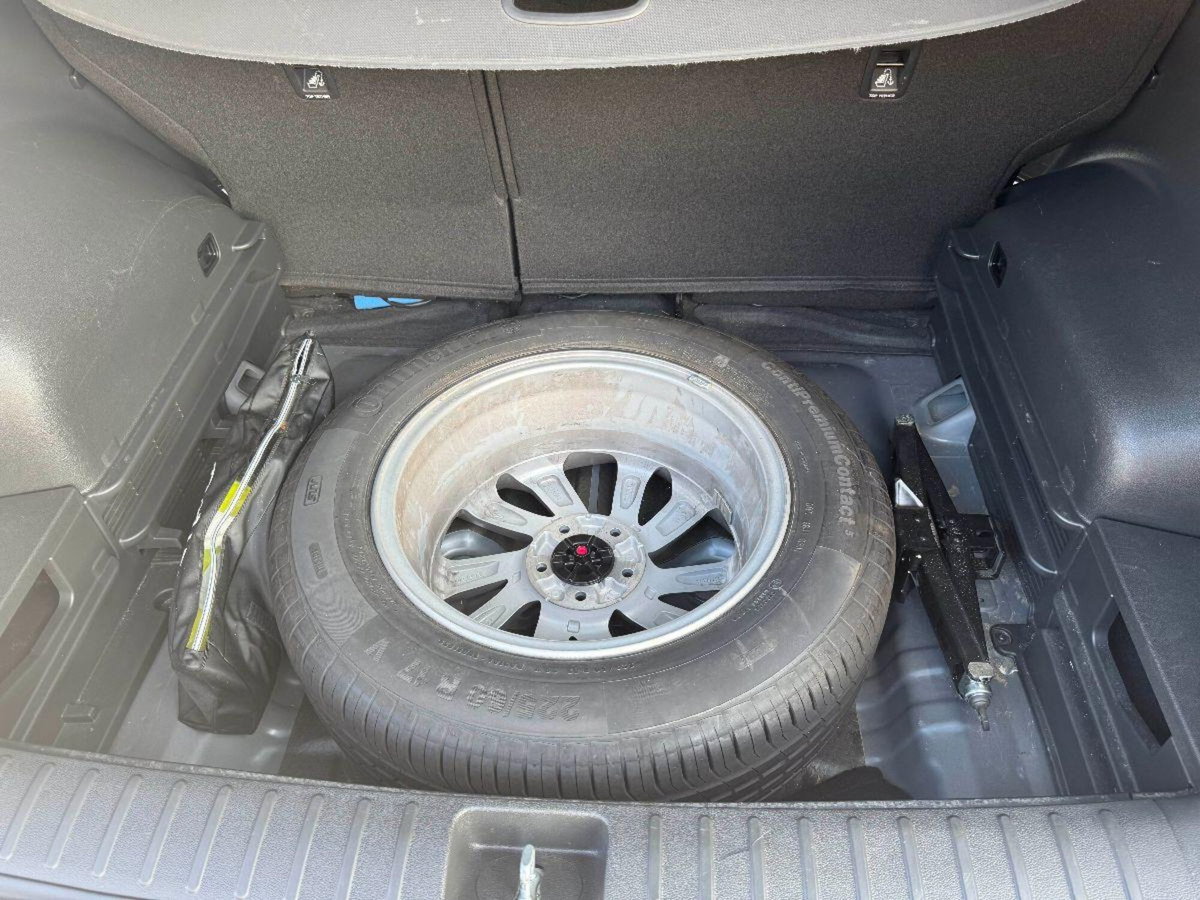 Hyundai Tucson 1.7 CRDi XPossible (14)