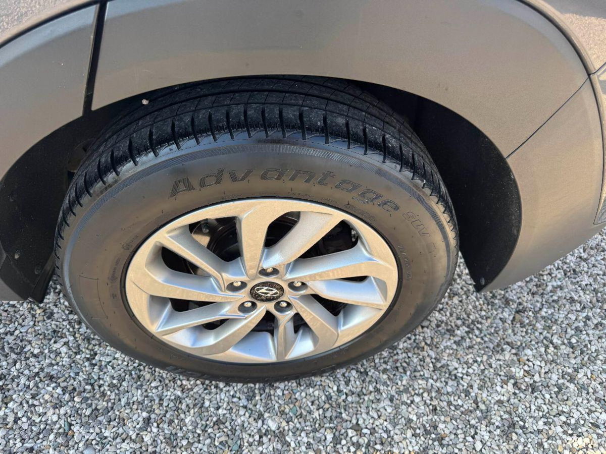 Hyundai Tucson 1.7 CRDi XPossible (15)