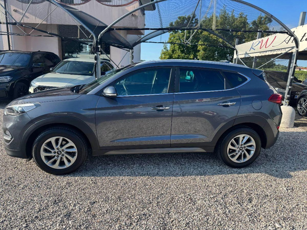 Hyundai Tucson 1.7 CRDi XPossible (3)