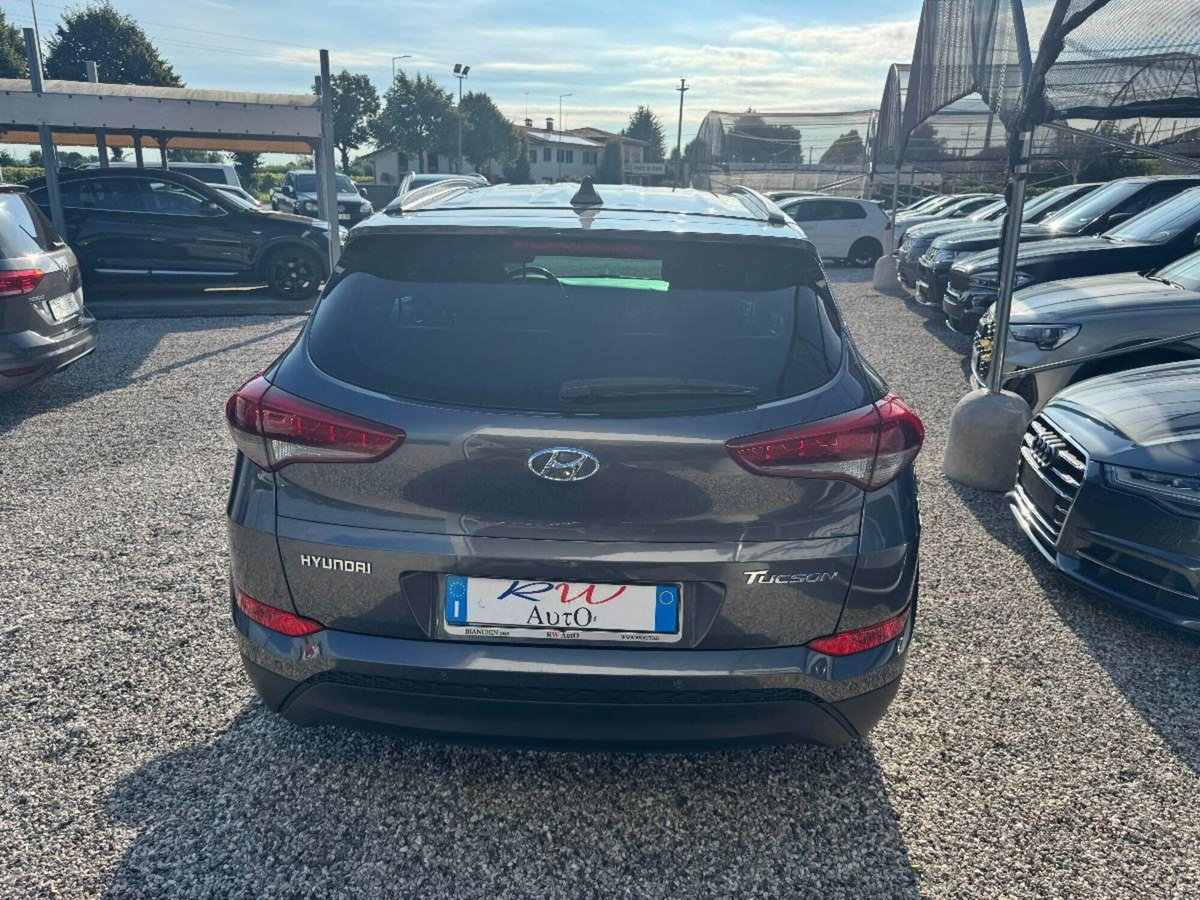 Hyundai Tucson 1.7 CRDi XPossible (6)