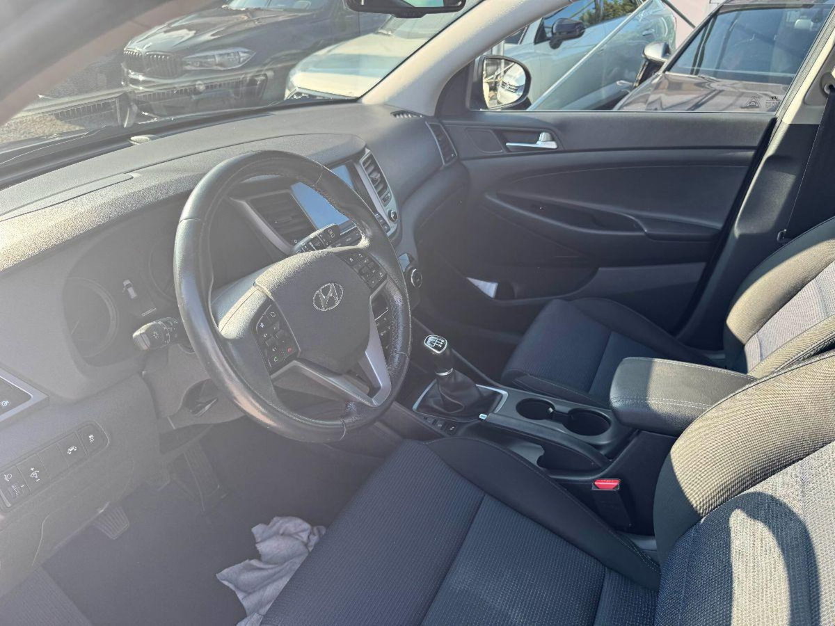 Hyundai Tucson 1.7 CRDi XPossible (8)