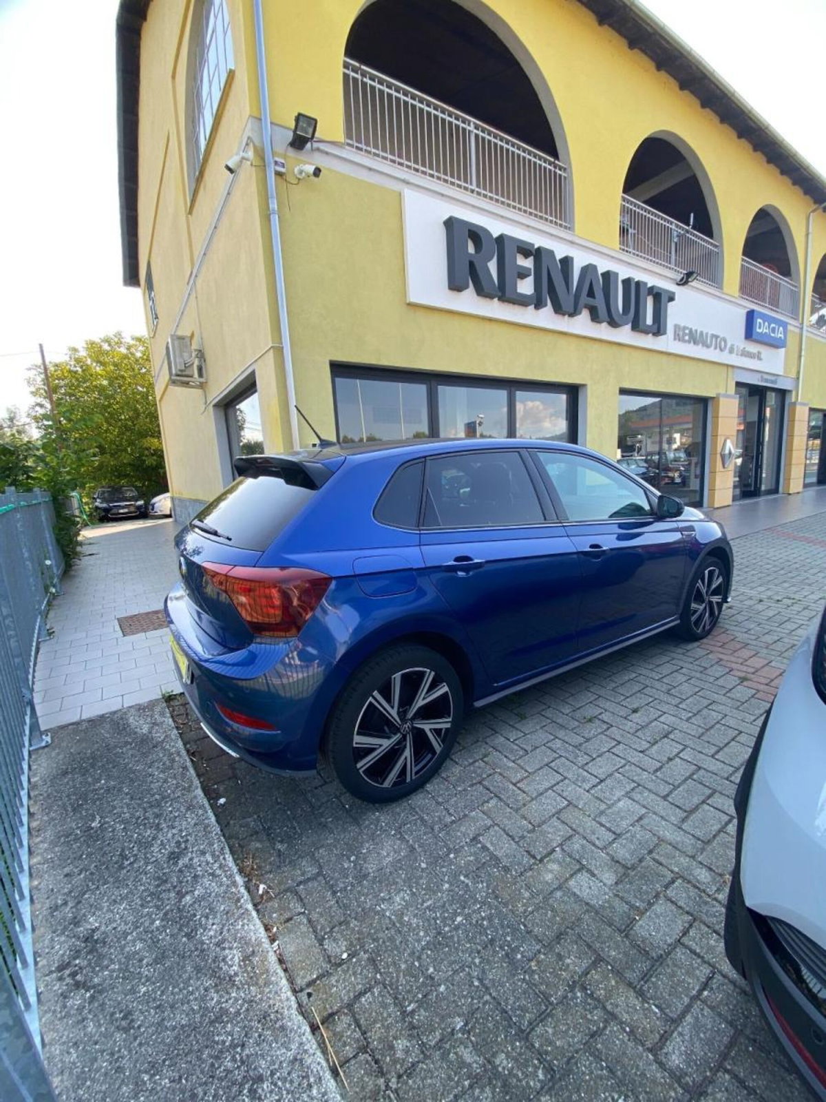 Volkswagen Polo 1.0 tsi R-Line 95cv (3)