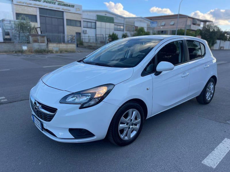 Opel Corsa 1.4 90CV 5 porte b-Color
