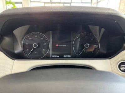 Land Rover Range Rover Velar 2.0D I4 240 CV R-Dynamic HSE (14)