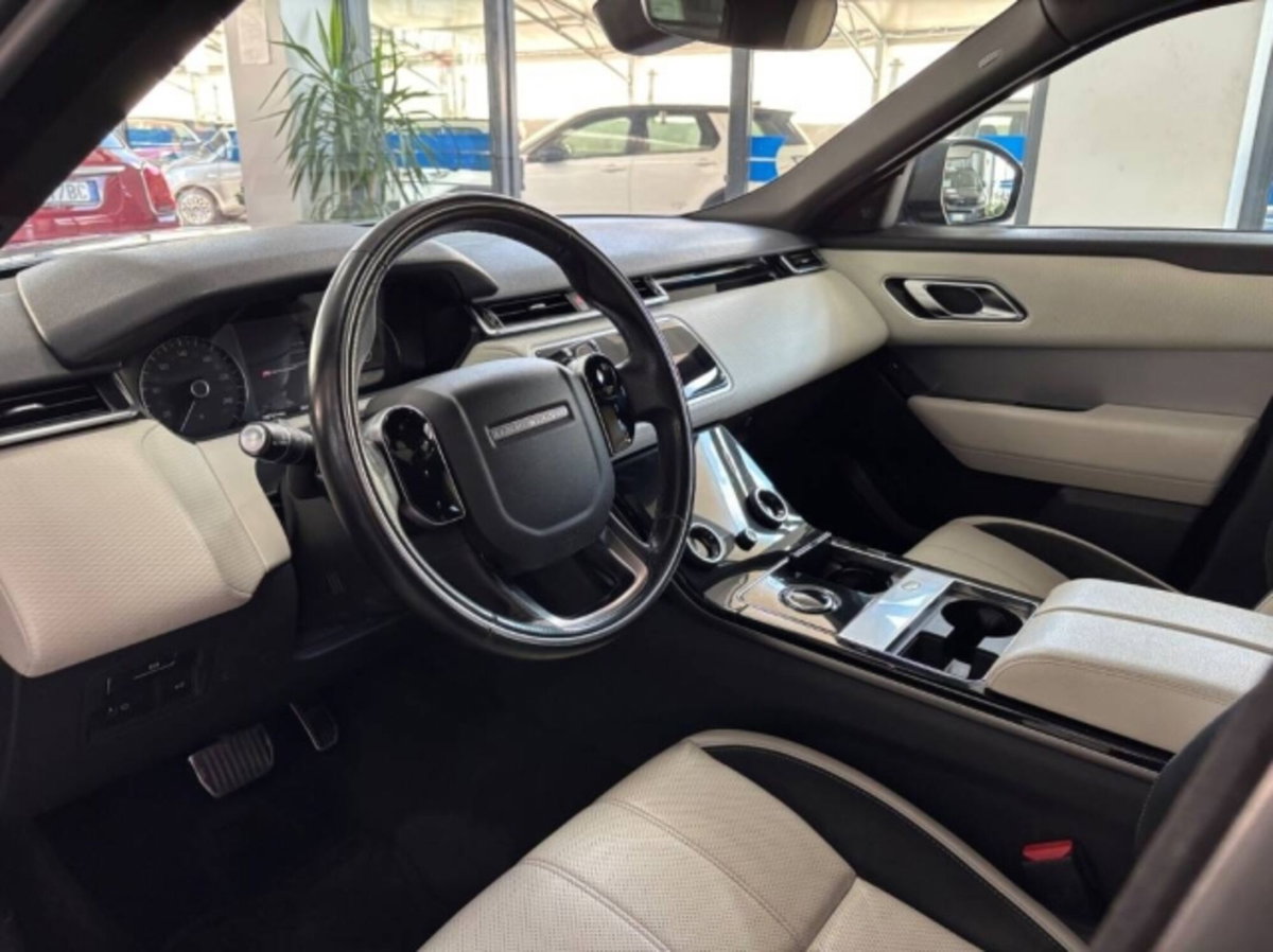 Land Rover Range Rover Velar 2.0D I4 240 CV R-Dynamic HSE (9)