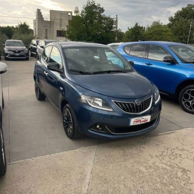 Lancia Ypsilon 1.0 FireFly 5 porte S&S Hybrid Ecochic A. Ferretti usata