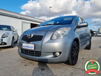 Toyota Yaris 1.D-4D 5 porte Sol usata