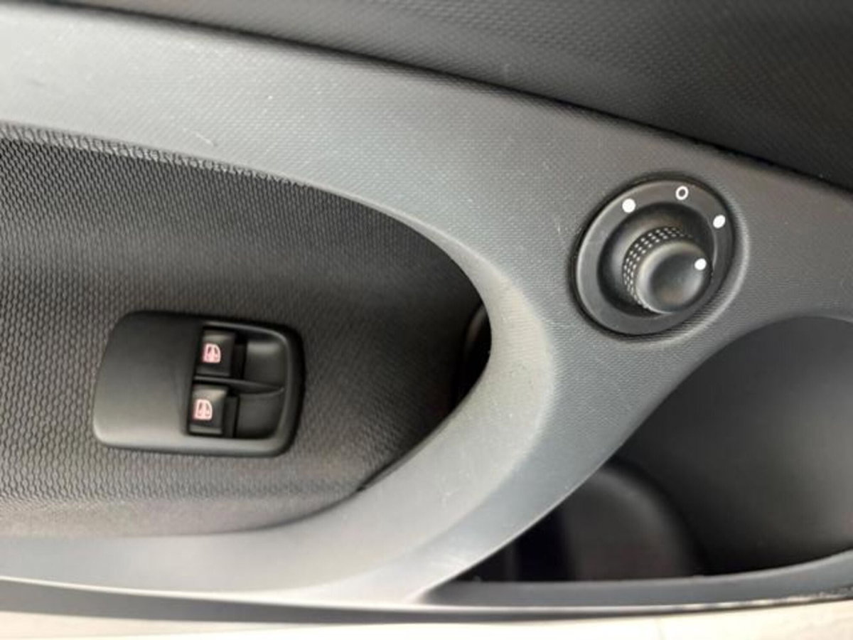 smart Fortwo 90 0.9 Turbo twinamic JBL (13)