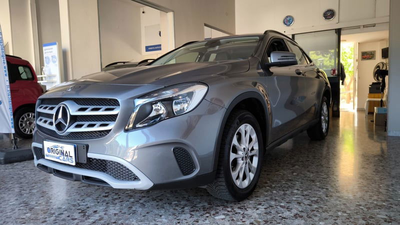 Mercedes-Benz GLA SUV 180 d Business