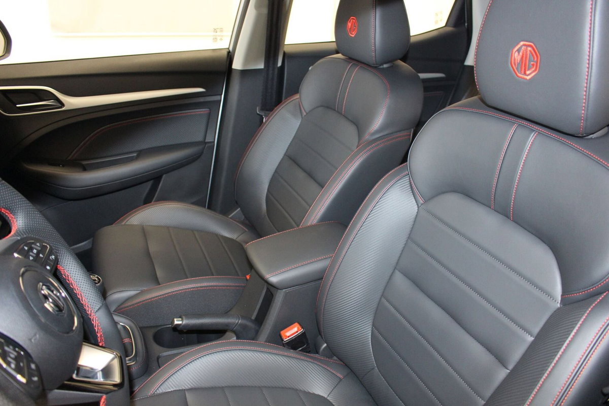 Mg ZS 1.5 Classic Luxury (8)