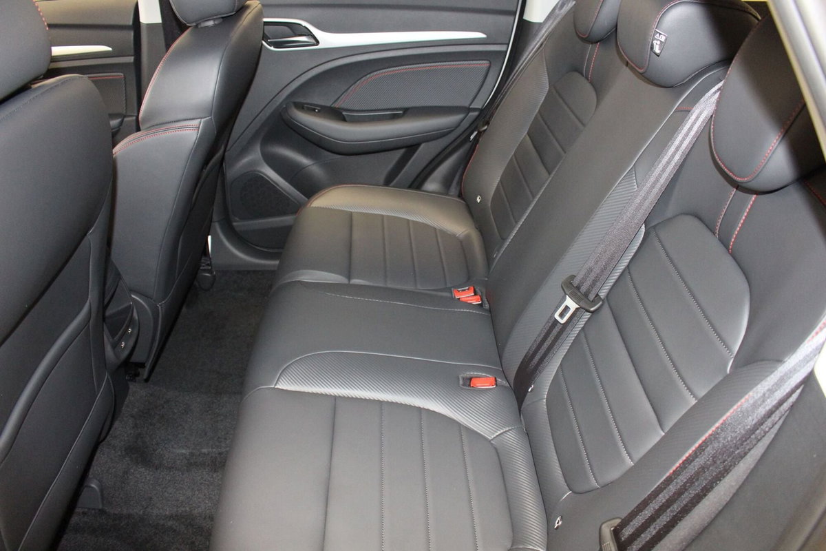 Mg ZS 1.5 Classic Luxury (9)