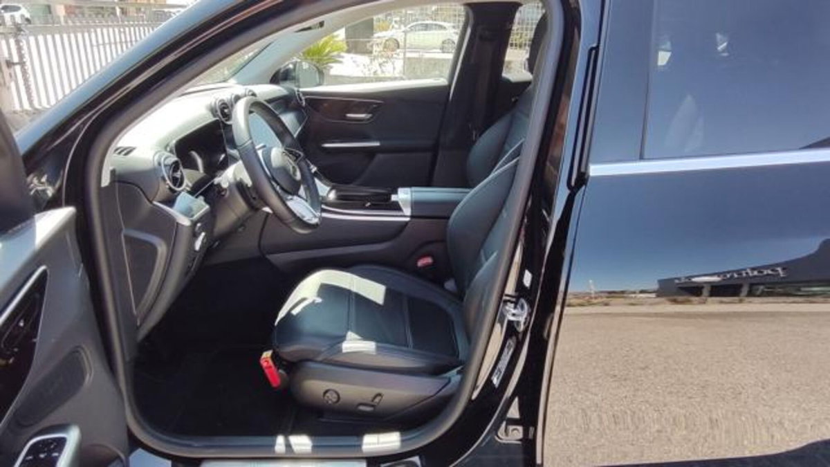 Mercedes-Benz GLC 220 d 4Matic Mild Hybrid AMG Premium Plus (14)