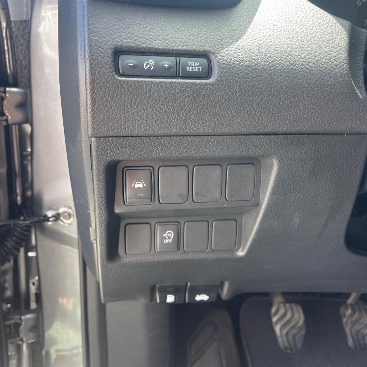 Nissan Qashqai 1.3 DIG-T 140 CV N-Connecta (9)