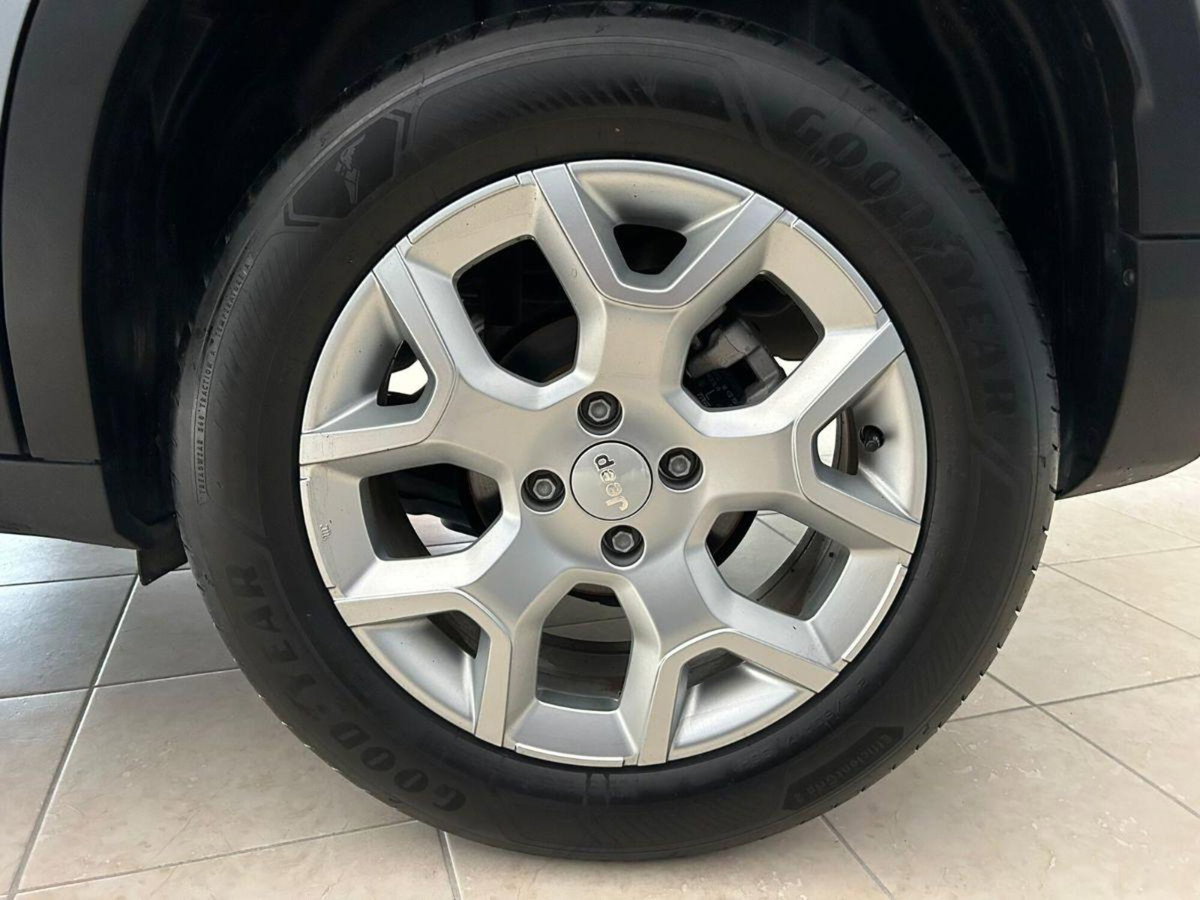 Jeep Avenger 1.2 turbo Longitude fwd 100cv (19)