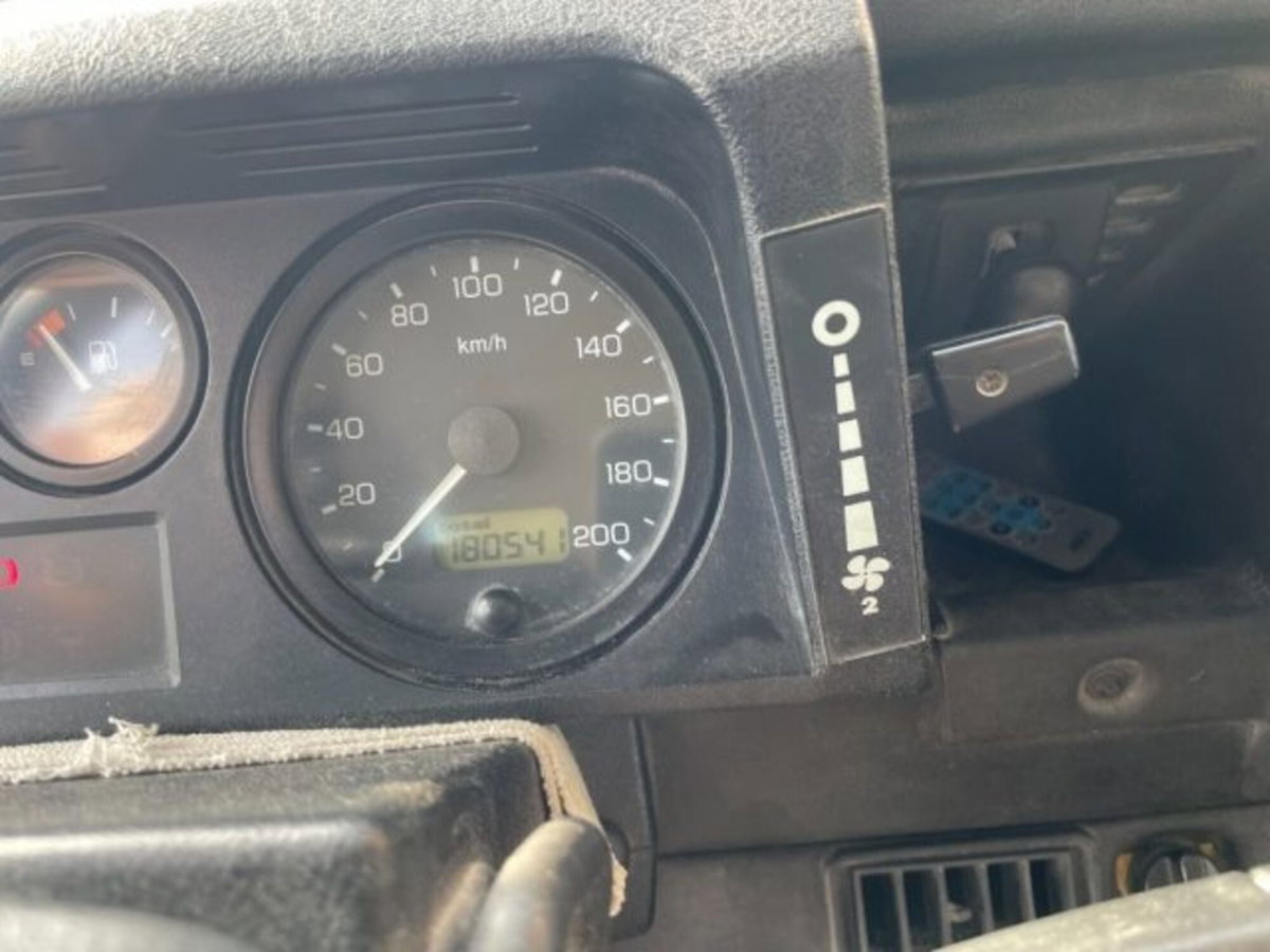 Land Rover Defender 110 2.5 Td5 cat Station Wagon SE (15)