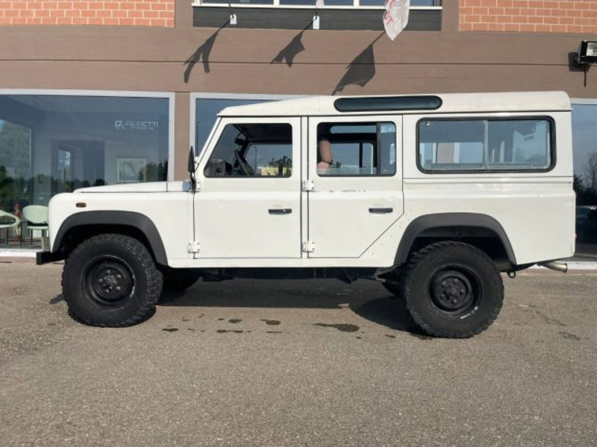 Land Rover Defender 110 2.5 Td5 cat Station Wagon SE (17)