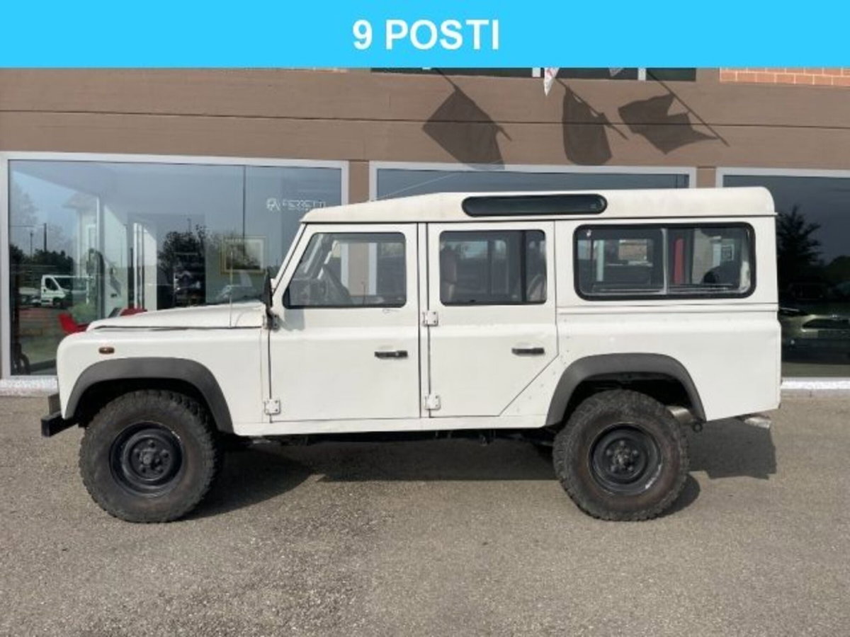 Land Rover Defender 110 2.5 Td5 cat Station Wagon SE (2)