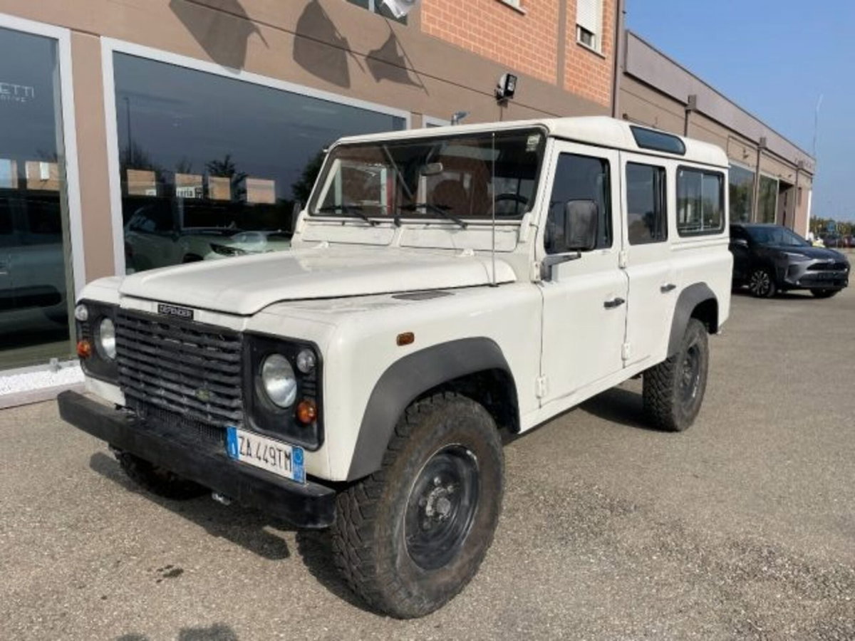 Land Rover Defender 110 2.5 Td5 cat Station Wagon SE (4)