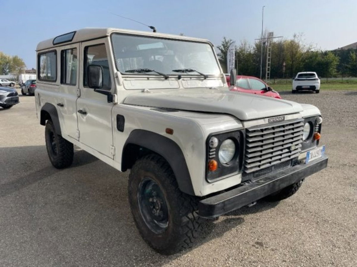 Land Rover Defender 110 2.5 Td5 cat Station Wagon SE (6)