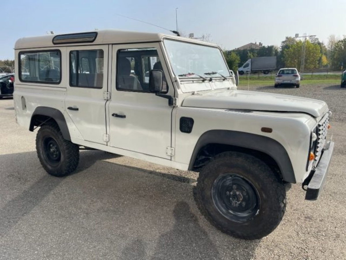 Land Rover Defender 110 2.5 Td5 cat Station Wagon SE (7)