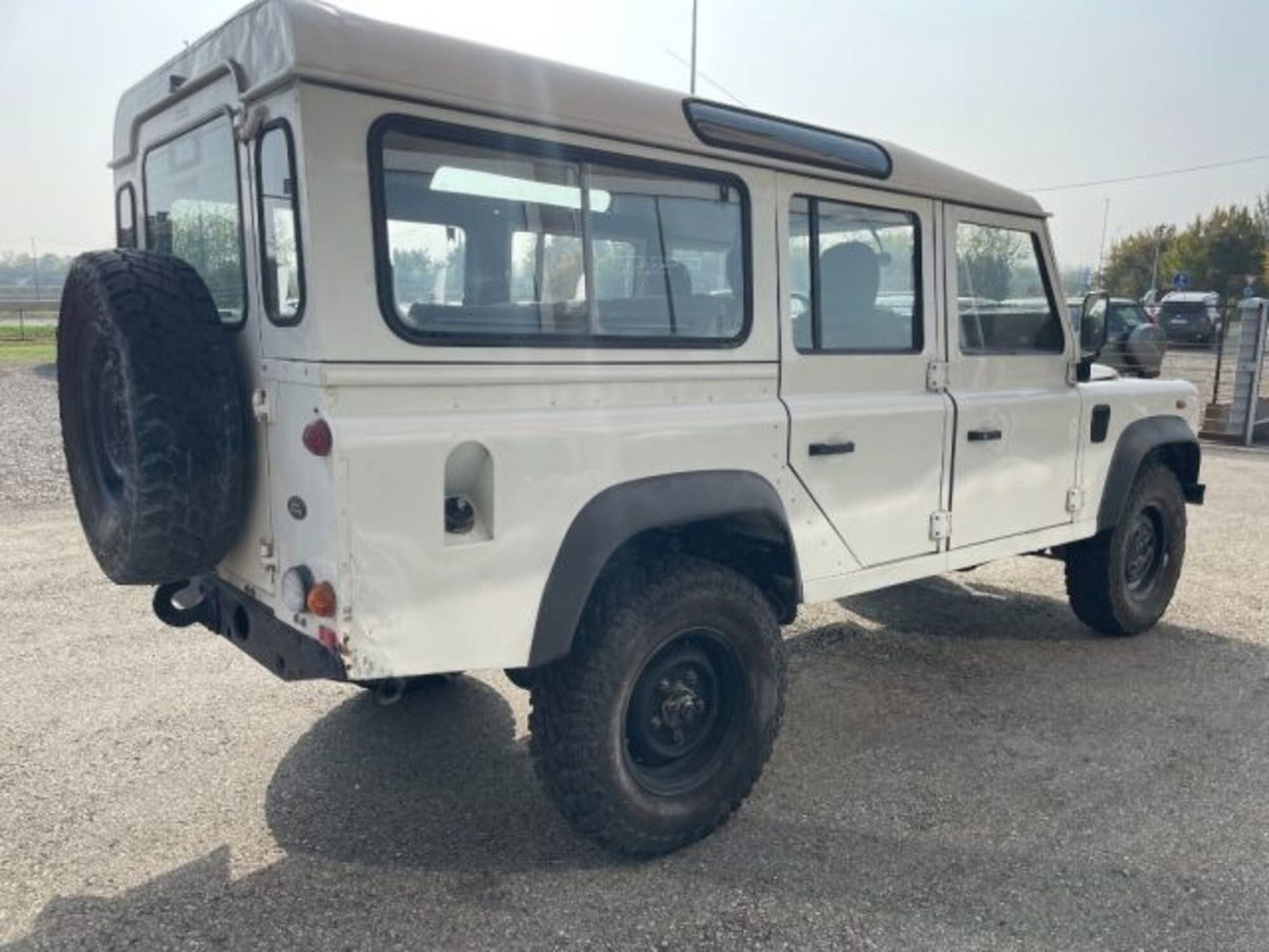 Land Rover Defender 110 2.5 Td5 cat Station Wagon SE (8)