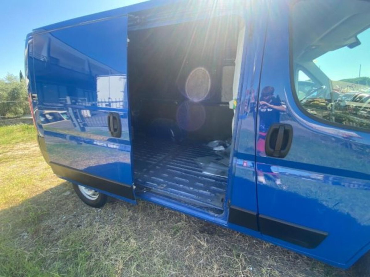 Peugeot Boxer Furgone 330 2.2 BlueHDi 140 S&S PC-TN Furgone Premium (11)