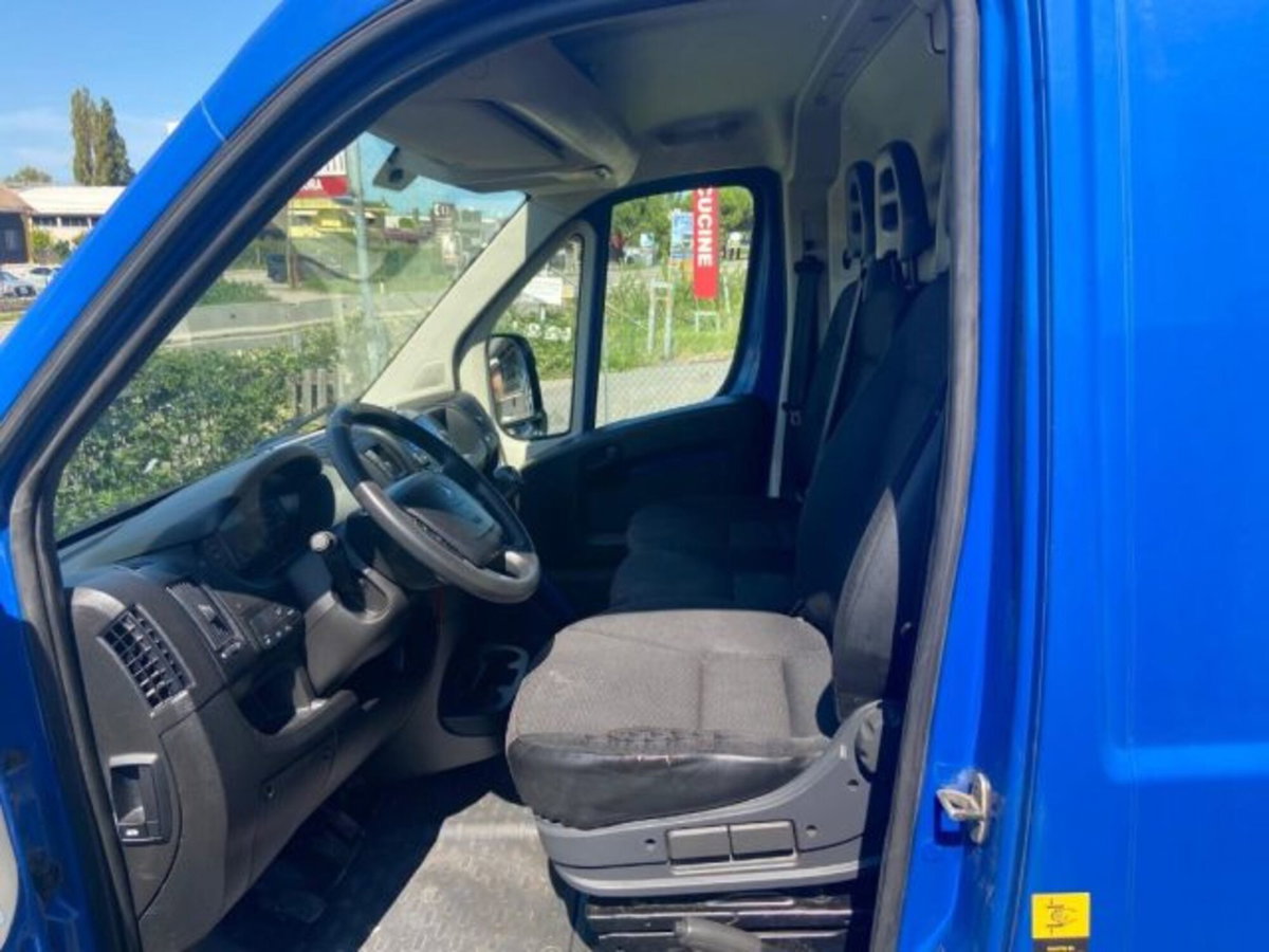 Peugeot Boxer Furgone 330 2.2 BlueHDi 140 S&S PC-TN Furgone Premium (12)