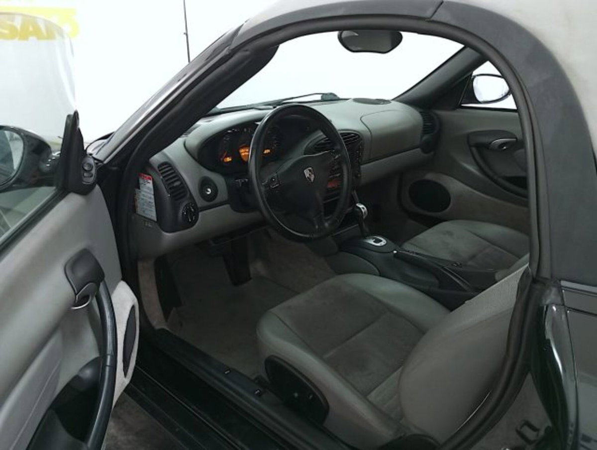 Porsche Boxster 2.7 (7)
