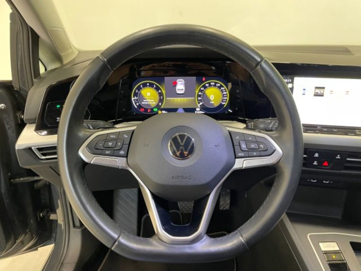 Volkswagen Golf 1.0 eTSI EVO DSG Life (16)