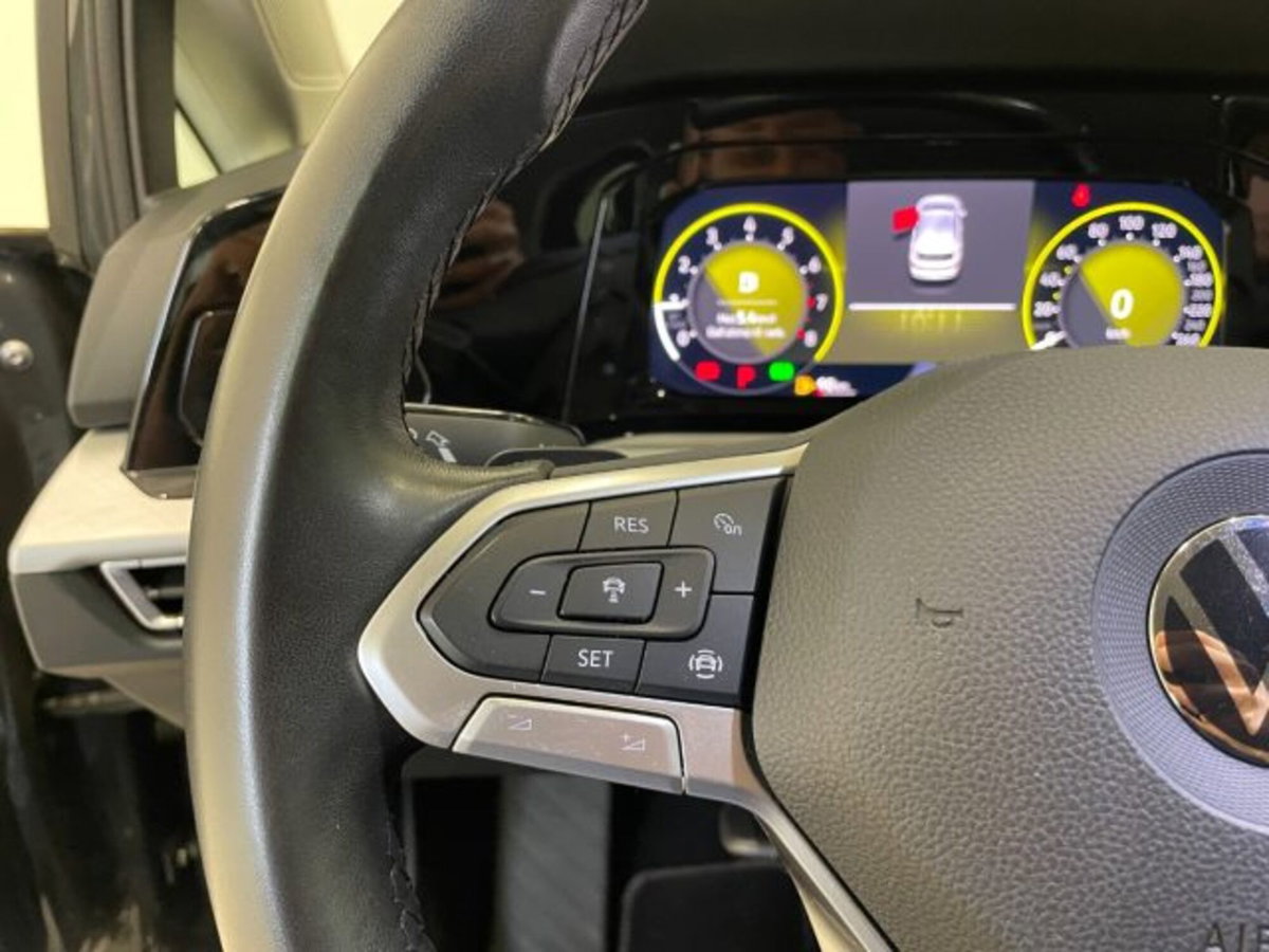 Volkswagen Golf 1.0 eTSI EVO DSG Life (19)