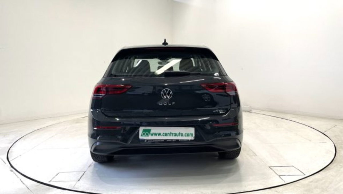 Volkswagen Golf 1.0 eTSI EVO DSG Life (4)