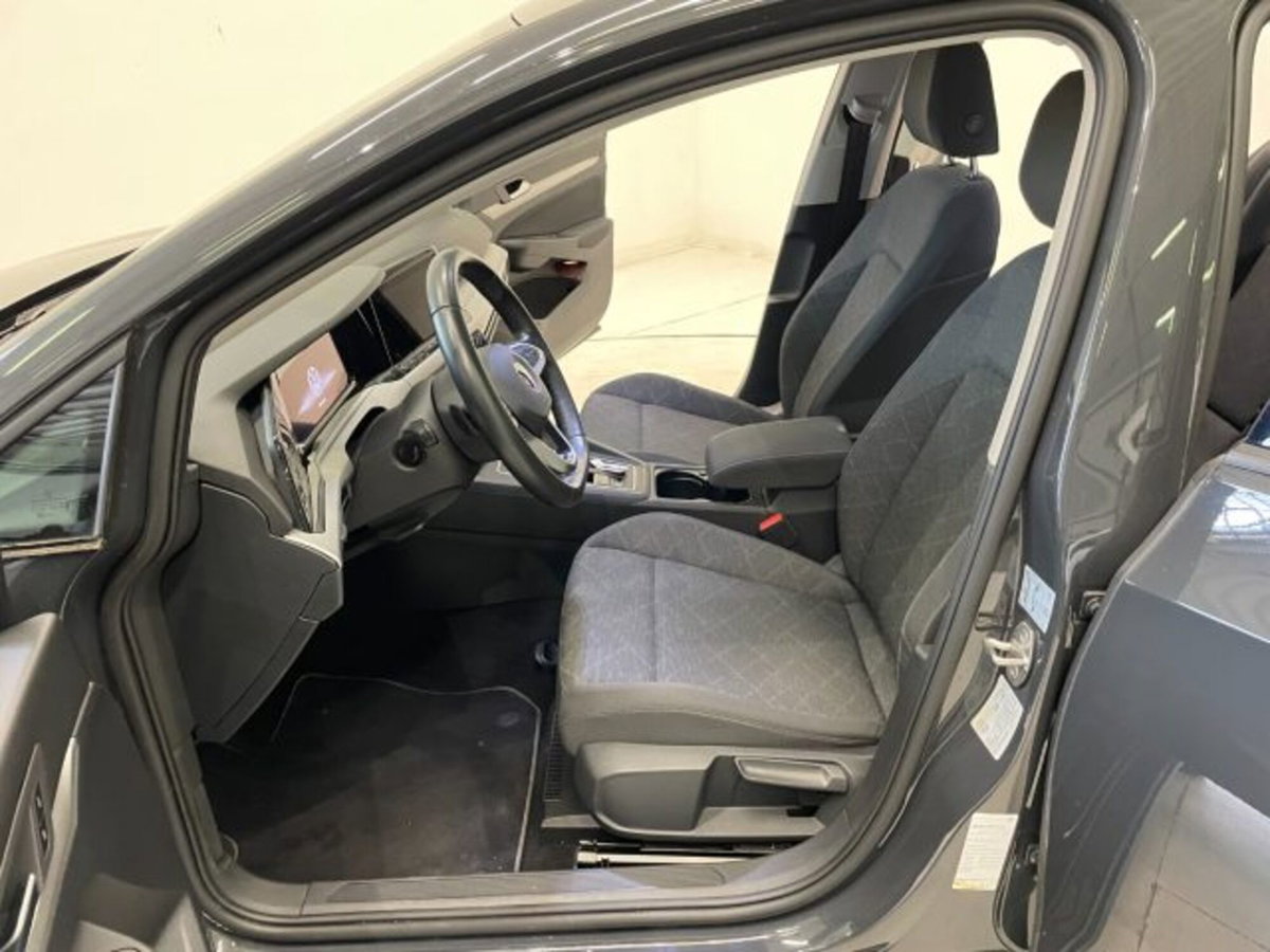 Volkswagen Golf 1.0 eTSI EVO DSG Life (6)