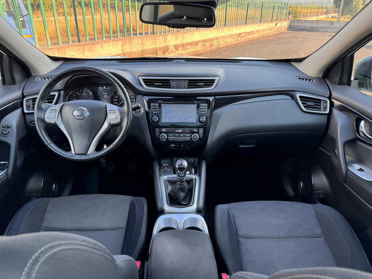 Nissan Qashqai 1.5 dCi Tekna (19)