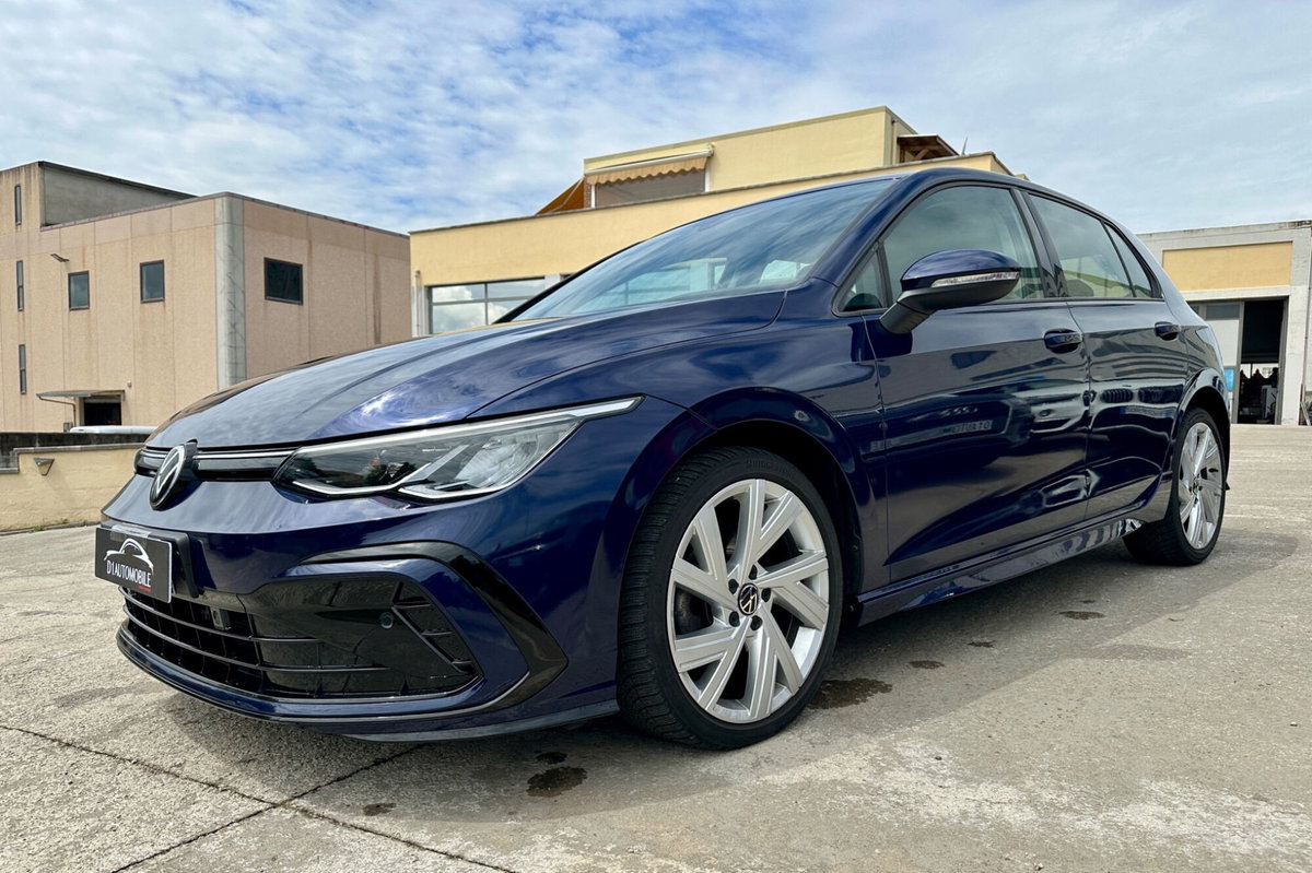 Volkswagen Golf 2.0 TDI 150 CV DSG SCR R-Line (2)