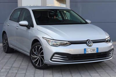Volkswagen Golf Variant 2.0 TDI SCR DSG Life usata