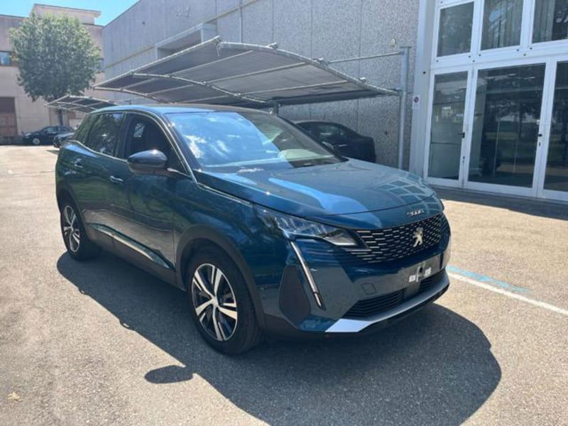 Peugeot 3008 73 kWh Allure 210cv