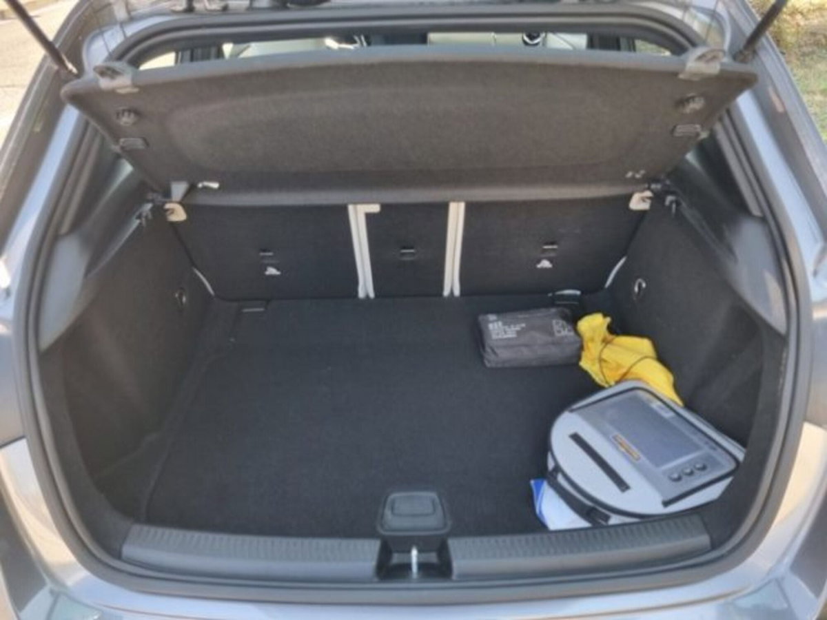 Mercedes-Benz Classe A Sedan 180 d Automatic 4p. Business (10)