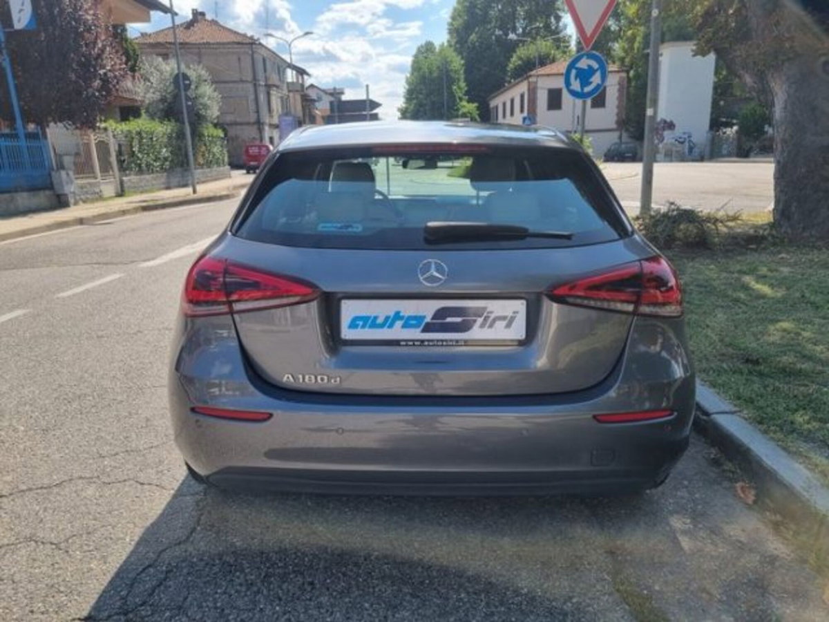 Mercedes-Benz Classe A Sedan 180 d Automatic 4p. Business (6)