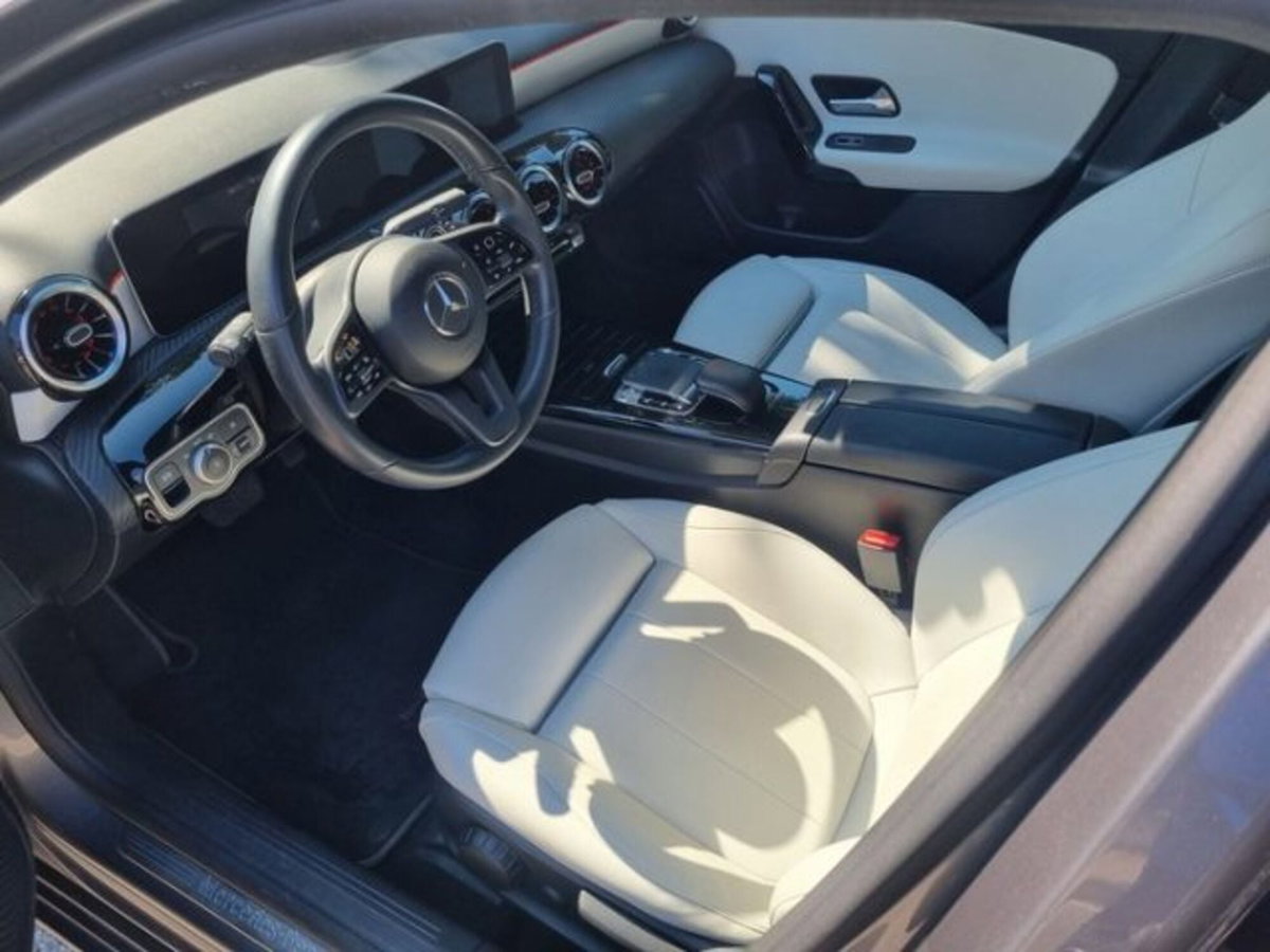 Mercedes-Benz Classe A Sedan 180 d Automatic 4p. Business (7)