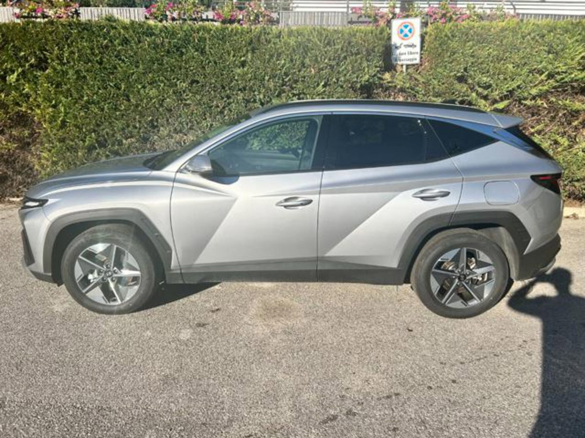 Hyundai Tucson 1.6 crdi 48V Business 2wd dct (3)