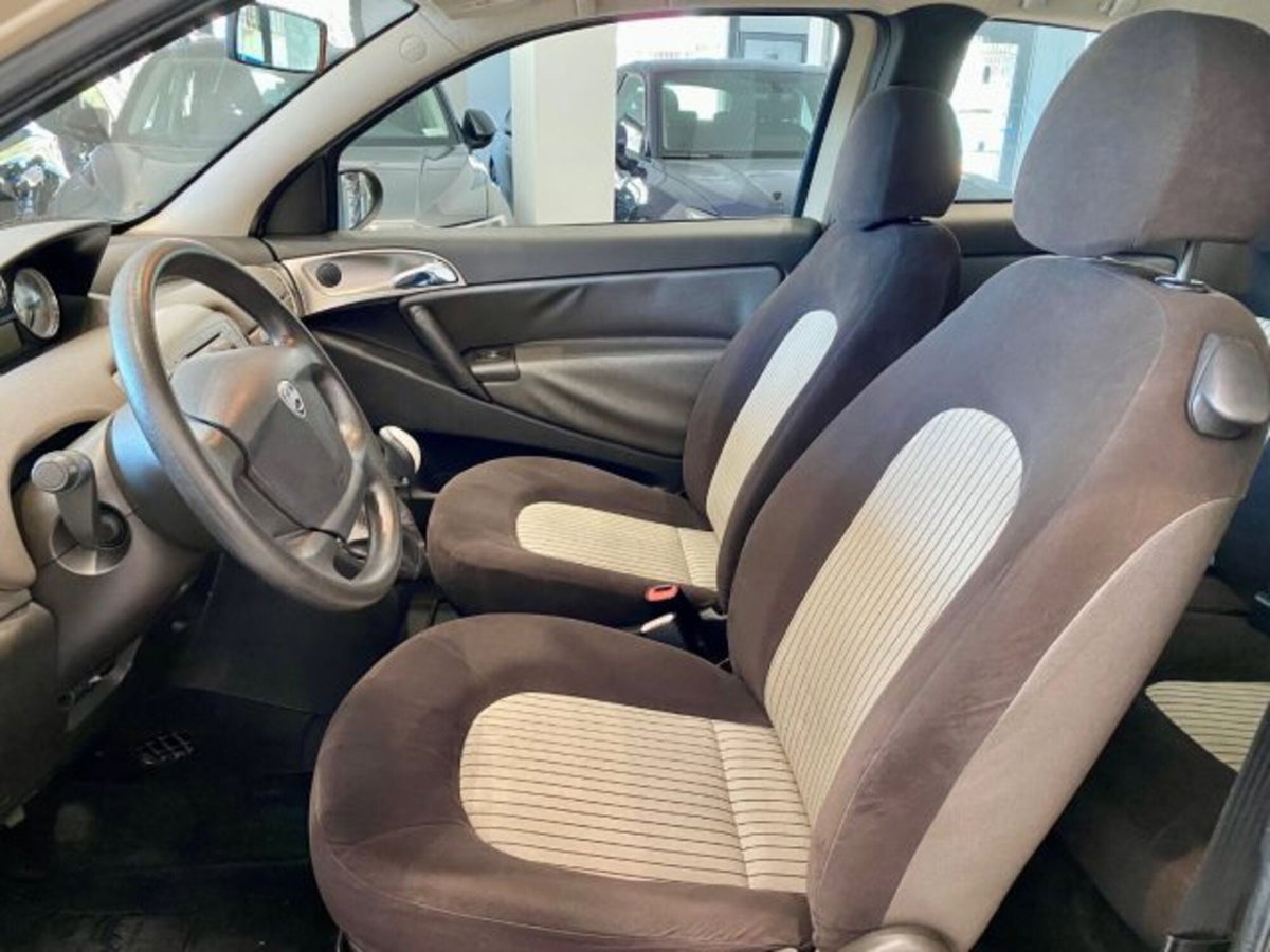 Lancia Ypsilon 1.2 New Oro (12)