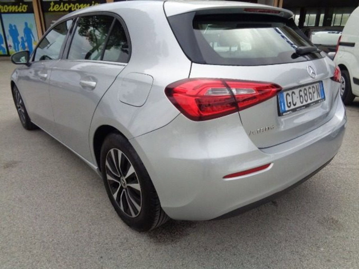 Mercedes-Benz Classe A Sedan 180 d Automatic 4p. Business (5)