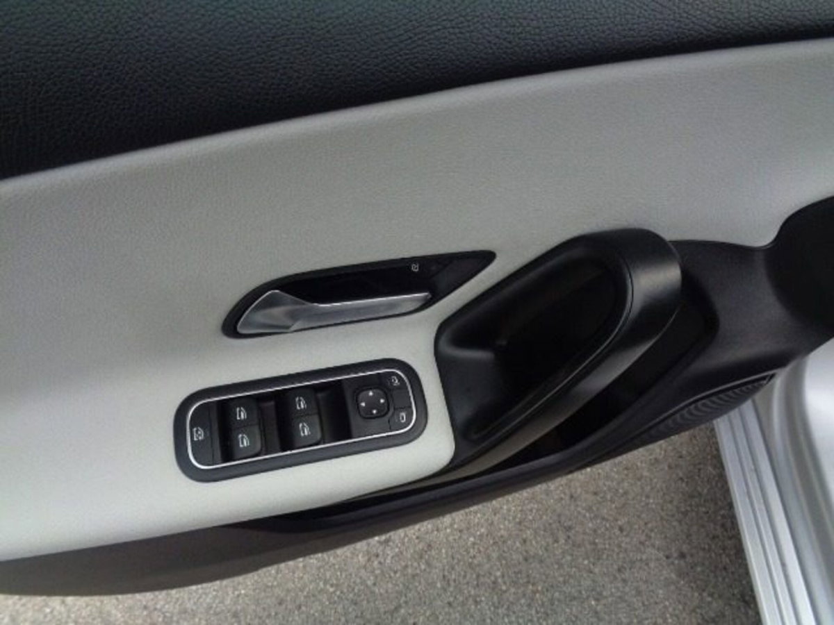Mercedes-Benz Classe A Sedan 180 d Automatic 4p. Business (6)