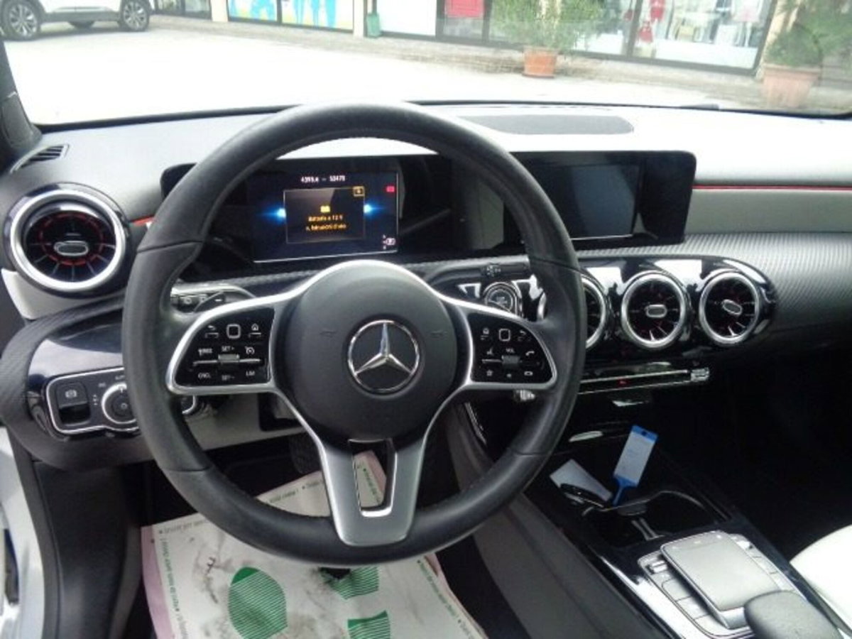 Mercedes-Benz Classe A Sedan 180 d Automatic 4p. Business (7)