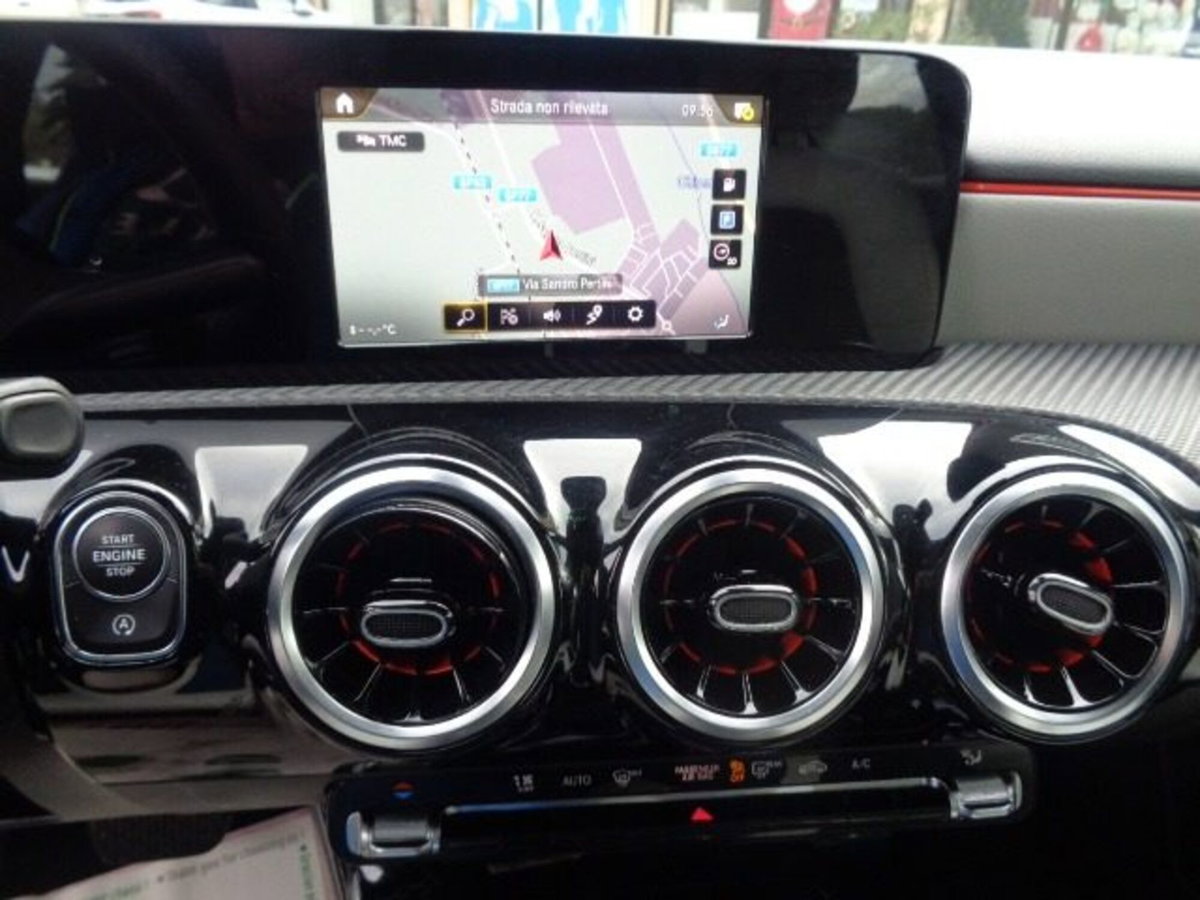Mercedes-Benz Classe A Sedan 180 d Automatic 4p. Business (8)